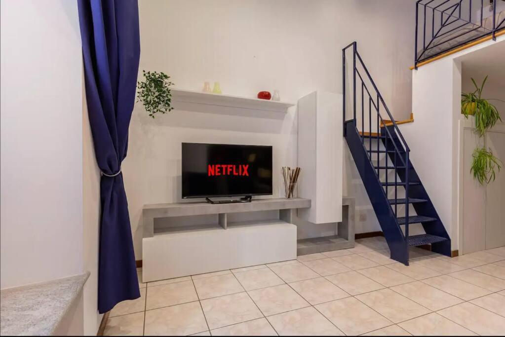 Luxury Loft On The Duomo Wifi & Netflix Apartment มิลาน ภายนอก รูปภาพ