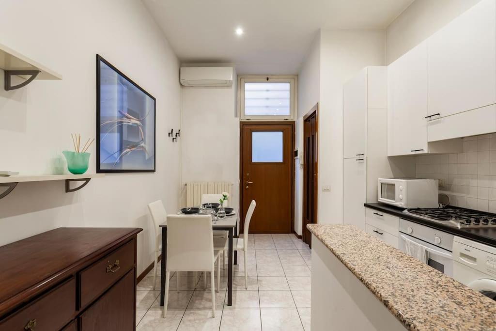 Luxury Loft On The Duomo Wifi & Netflix Apartment มิลาน ภายนอก รูปภาพ